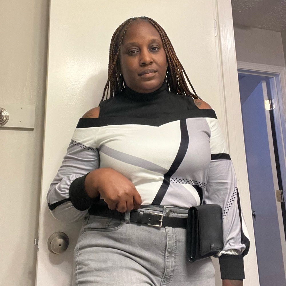 Meet your Posher, Tenicia